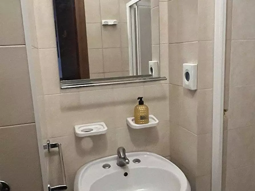 Immagine 8 di Camera in affitto  in Via Principessa Clotilde a Torino