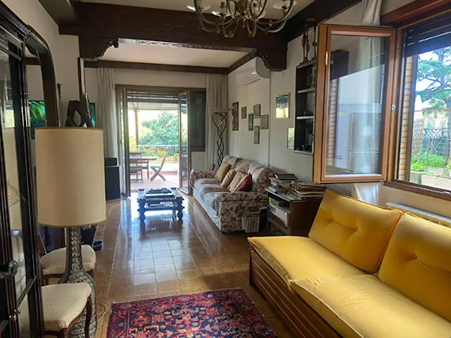 Immagine 8 di Camera in affitto  in Via Leonardo Fibonacci a Roma