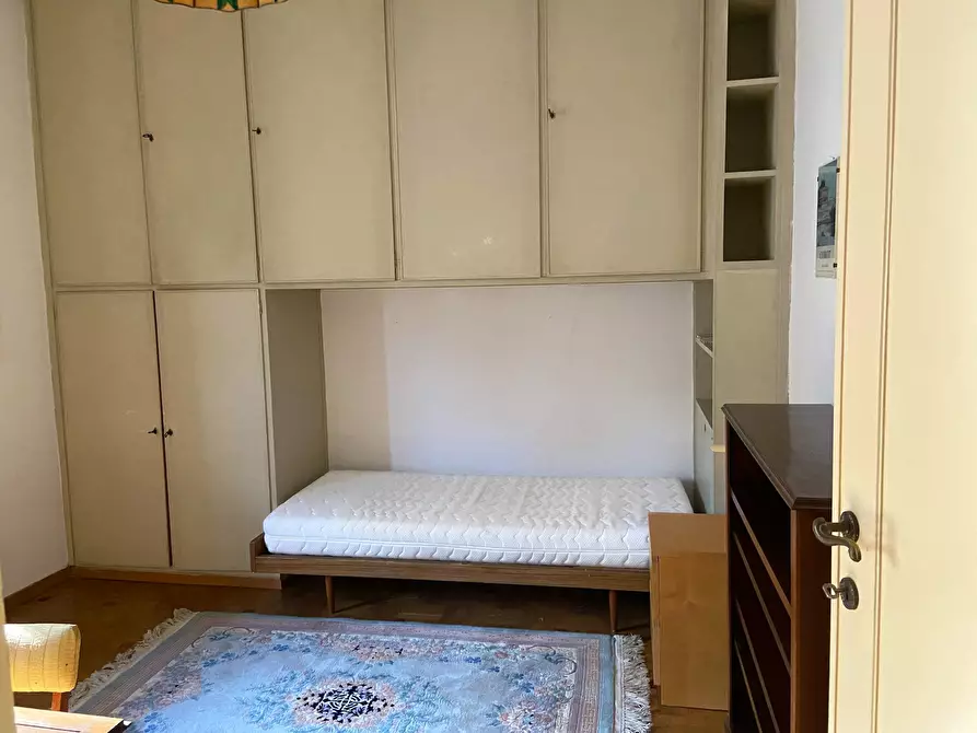 Immagine 1 di Camera in affitto  in Via Leonardo Fibonacci a Roma