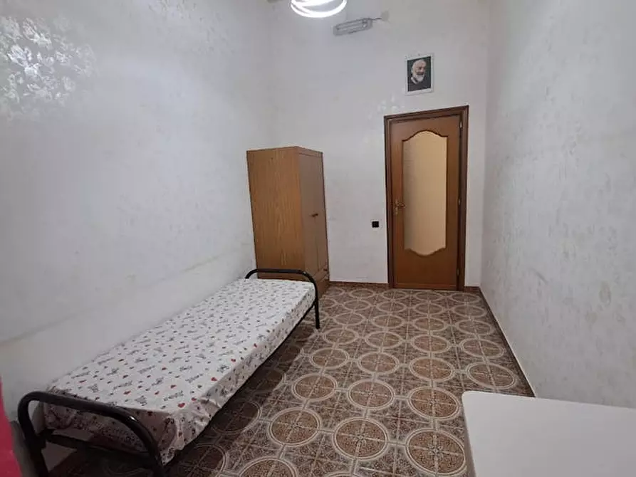 Immagine 5 di Camera in affitto  in Via Monte Sabotino a Foggia