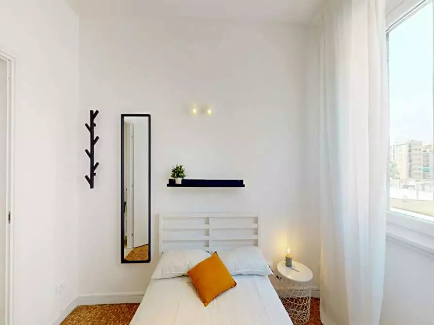 Immagine 3 di Camera in affitto  in Viale Certosa a Milano