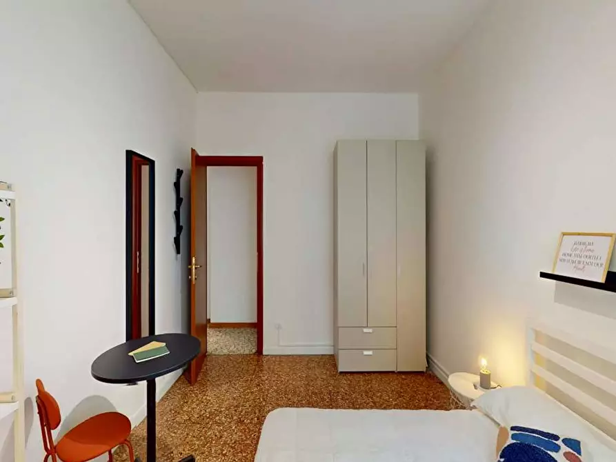 Immagine 5 di Camera in affitto  in Viale Certosa a Milano