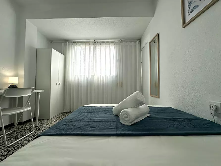 Immagine 5 di Camera in affitto  in Carrer del Poeta Más i Ros a Valencia