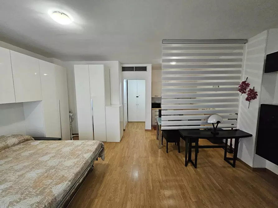 Immagine 6 di Appartamento in affitto  in Via Alessandro Volta a Desio