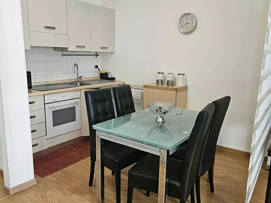 Immagine 8 di Appartamento in affitto  in Via Alessandro Volta a Desio