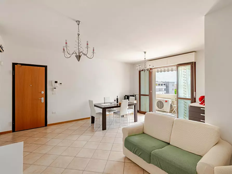 Immagine 2 di Appartamento in affitto  in Via Vittorio Gui a Firenze