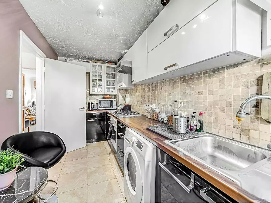 Immagine 9 di Camera in affitto  in Exeter Road a Walthamstow