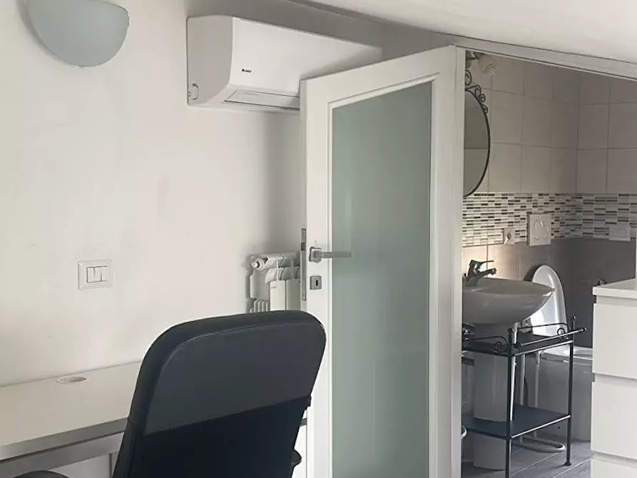 Immagine 2 di Camera in affitto  in Via di Tor Vergata a Roma