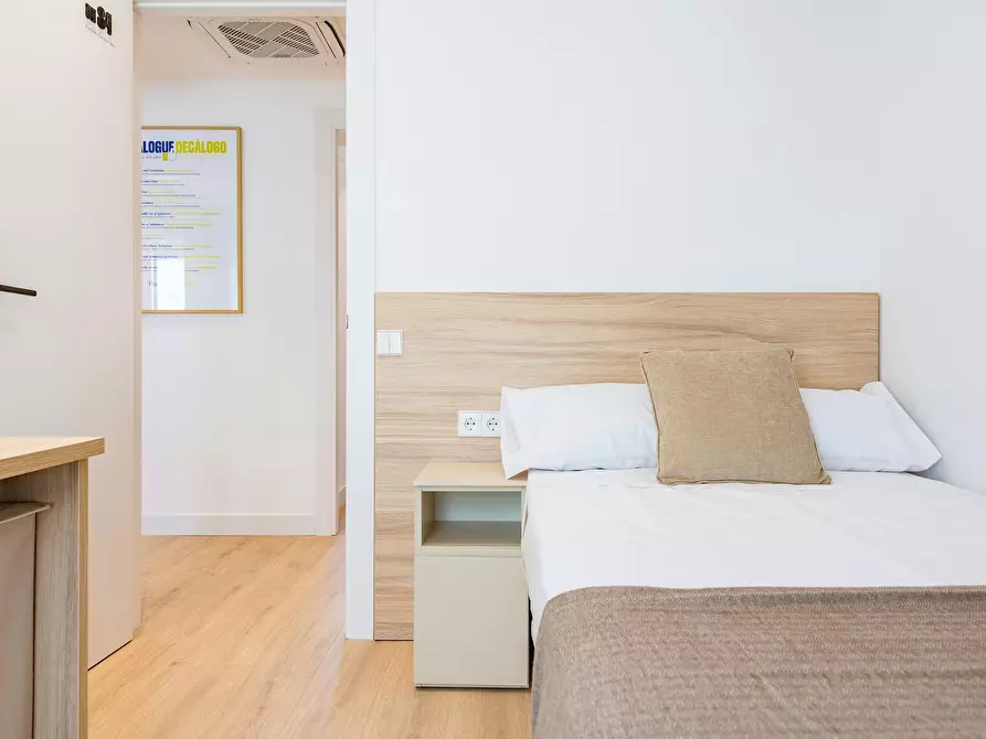 Immagine 5 di Camera in affitto  in Carrer dels Sants Just i Pastor a Valencia