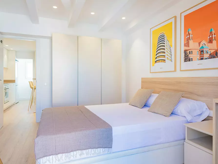 Immagine 2 di Camera in affitto  in Carrer dels Sants Just i Pastor a Valencia