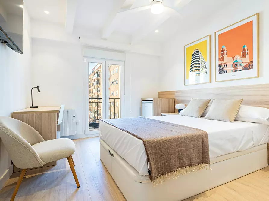 Immagine 1 di Camera in affitto  in Carrer dels Sants Just i Pastor a Valencia