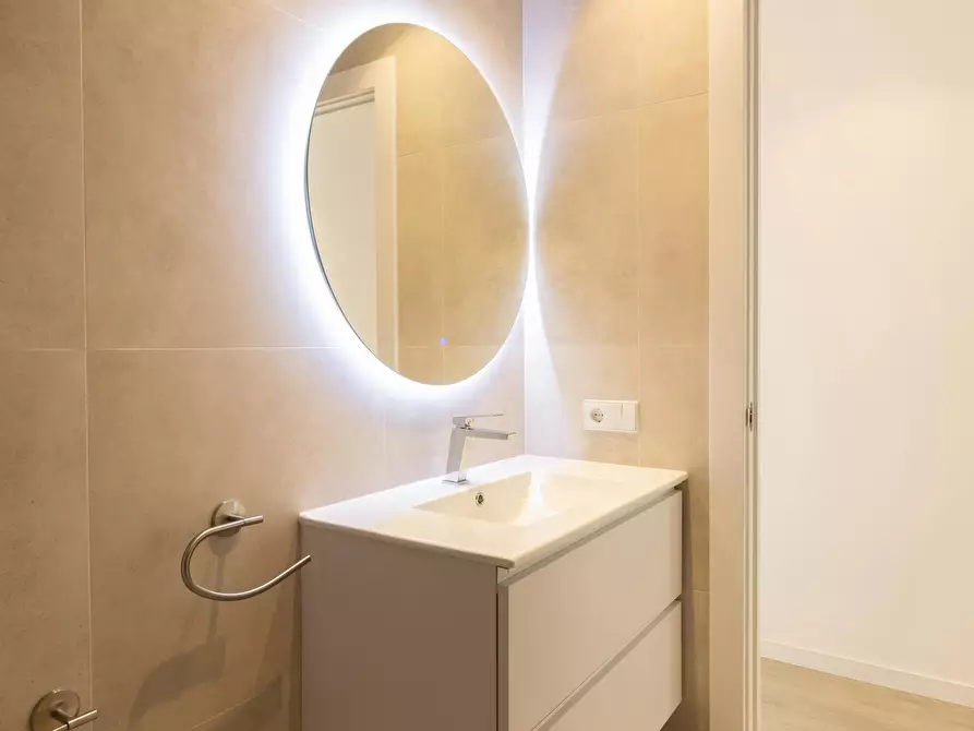 Immagine 8 di Camera in affitto  in Carrer del Doctor Josep Juan Dómine a Valencia