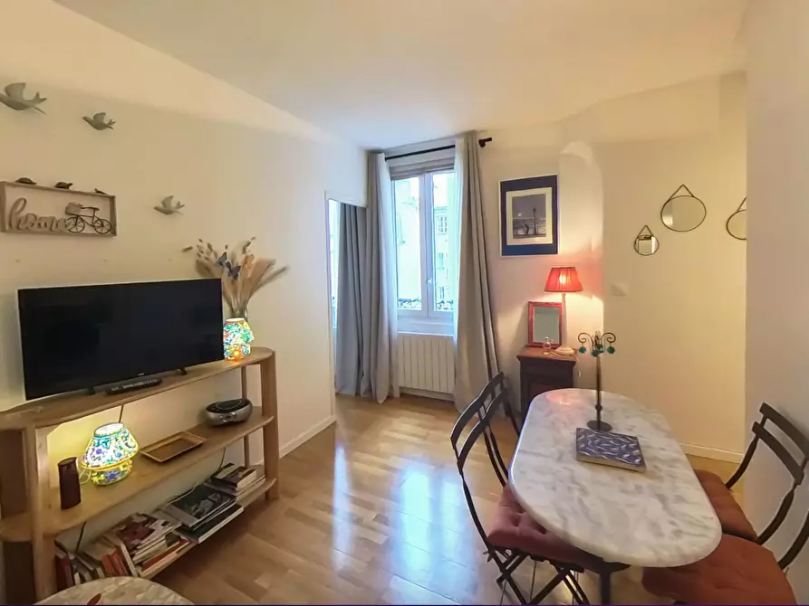Immagine 2 di Appartamento in affitto  in Rue Jouvenet a Paris 16
