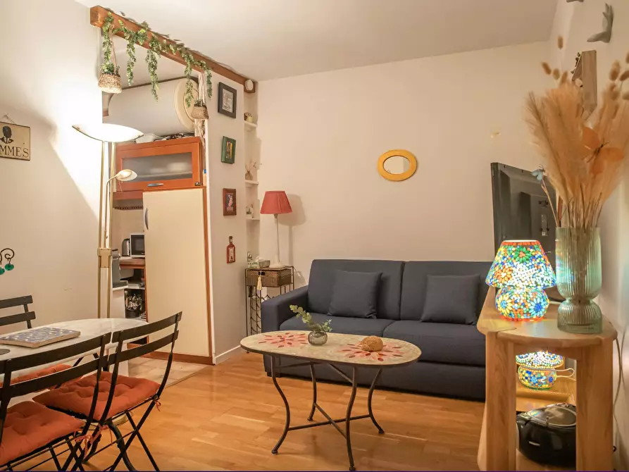 Immagine 1 di Appartamento in affitto  in Rue Jouvenet a Paris 16