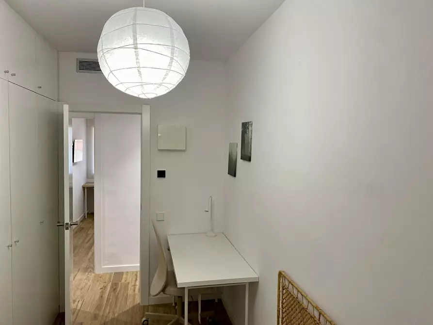 Immagine 2 di Camera in affitto  in Carrer del Torrent de les Flors a Barcelona
