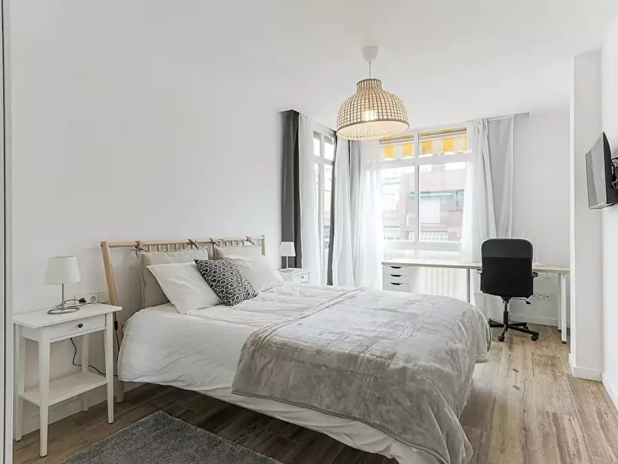 Immagine 1 di Camera in affitto  in Carrer del Torrent de les Flors a Barcelona