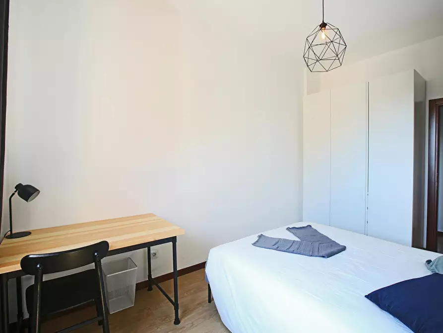 Immagine 5 di Camera in affitto  in Via Benjamin Constant a Milano