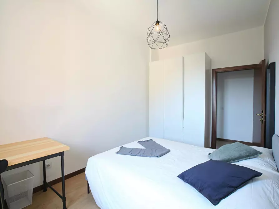 Immagine 4 di Camera in affitto  in Via Benjamin Constant a Milano