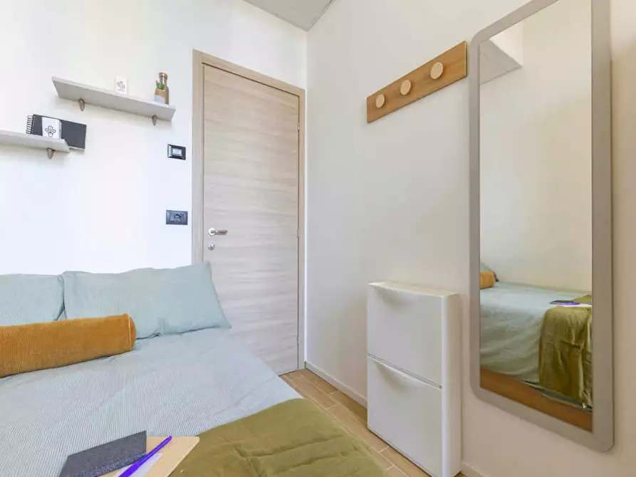 Immagine 2 di Camera in affitto  in Via Padova a Torino