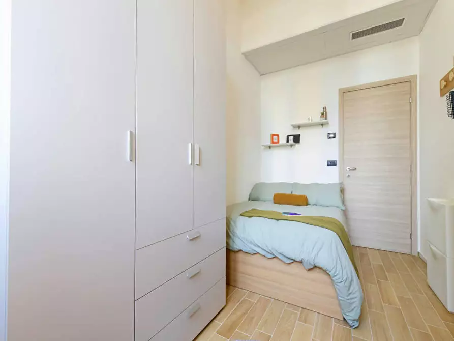 Immagine 5 di Camera in affitto  in Via Padova a Torino