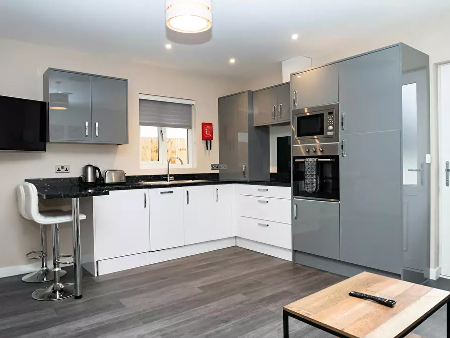 Immagine 3 di Appartamento in affitto  in Queen's Road a Egham