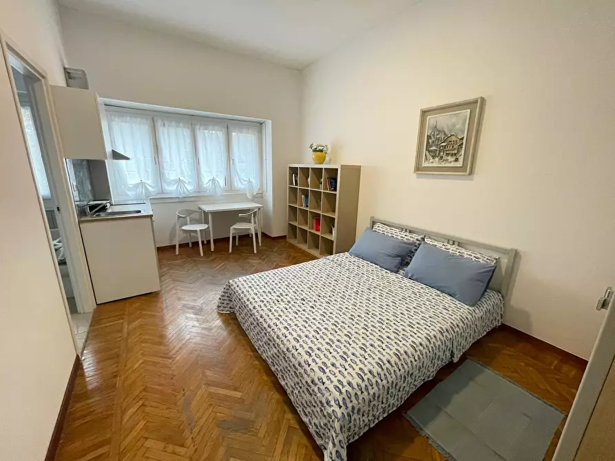 Immagine 4 di Camera in affitto  in Viale Coni Zugna a Milano