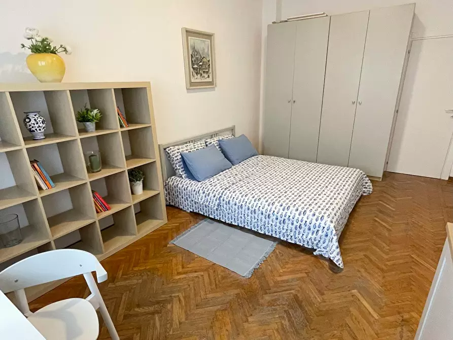 Immagine 3 di Camera in affitto  in Viale Coni Zugna a Milano