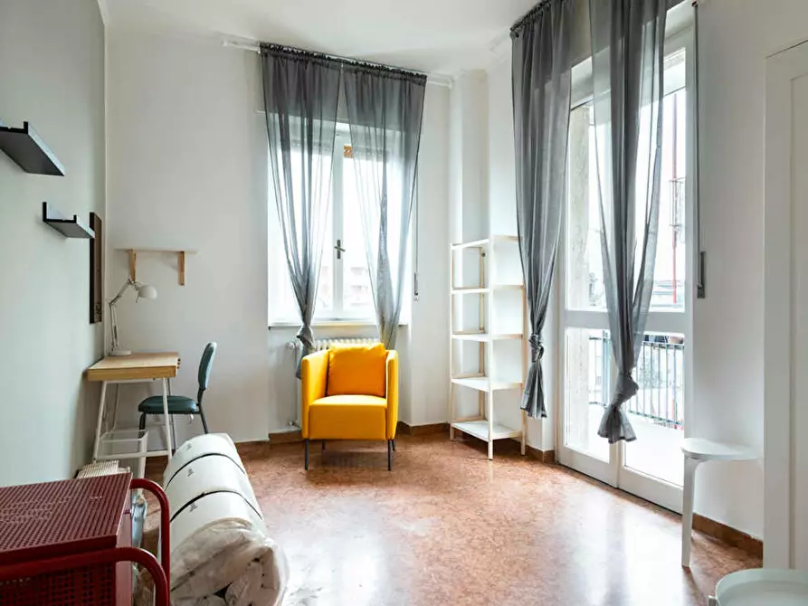 Immagine 2 di Camera in affitto  in Via Arcivescovo Romilli a Milano
