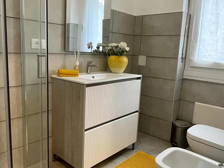 Immagine 4 di Camera in affitto  in Viale Coni Zugna a Milano