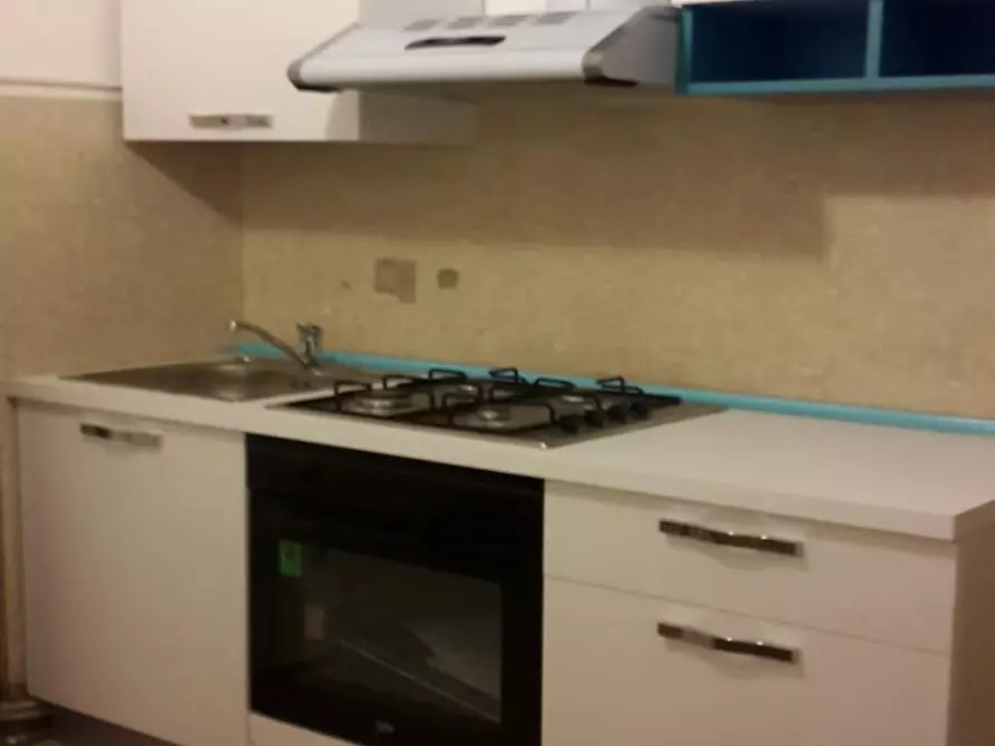 Immagine 4 di Camera in affitto  in Via San Giovanni a Trento