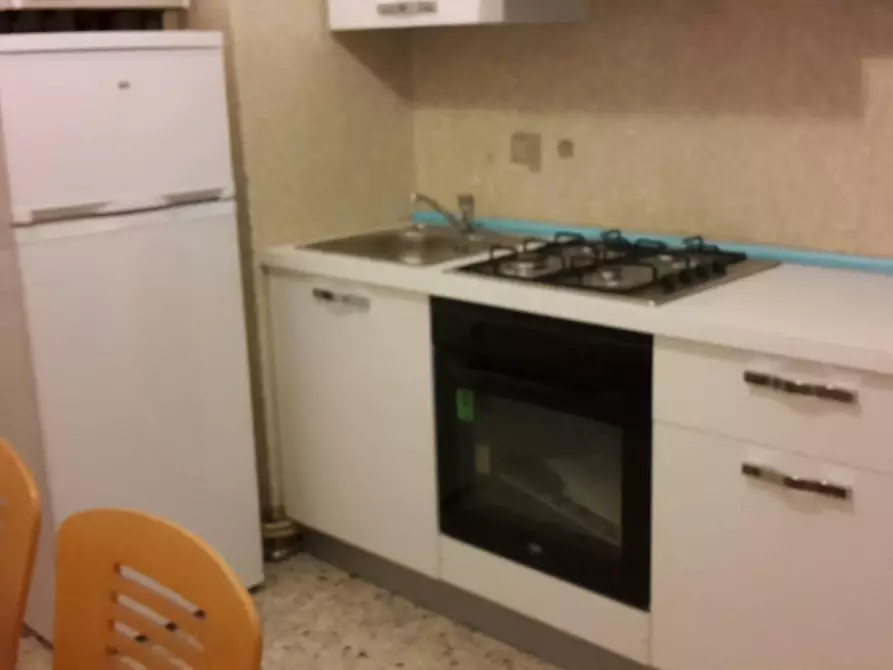 Immagine 2 di Camera in affitto  in Via San Giovanni a Trento