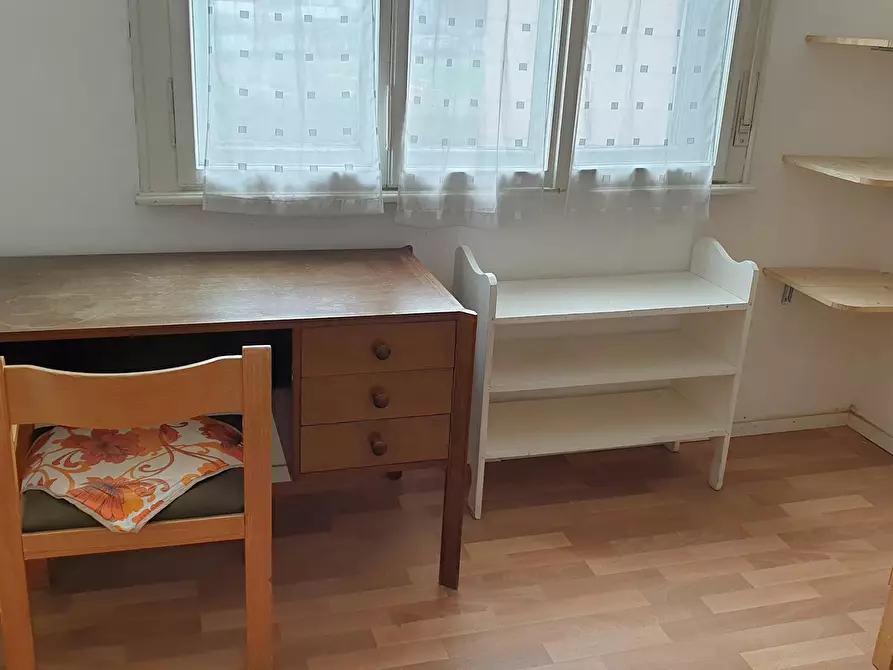 Immagine 1 di Camera in affitto  in Via Castelbarco a Trento