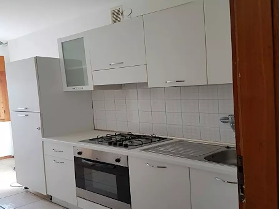 Immagine 2 di Camera in affitto  in Via Alcide Degasperi a Trento