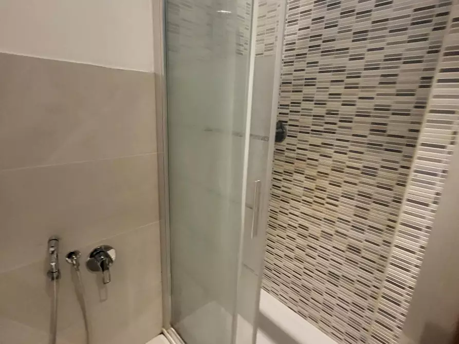 Immagine 6 di Camera in affitto  in Via Antonio Cecchi a Torino