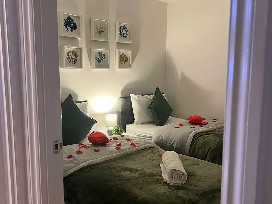 Immagine 5 di Casa indipendente in affitto  in Francis Close a Poplar