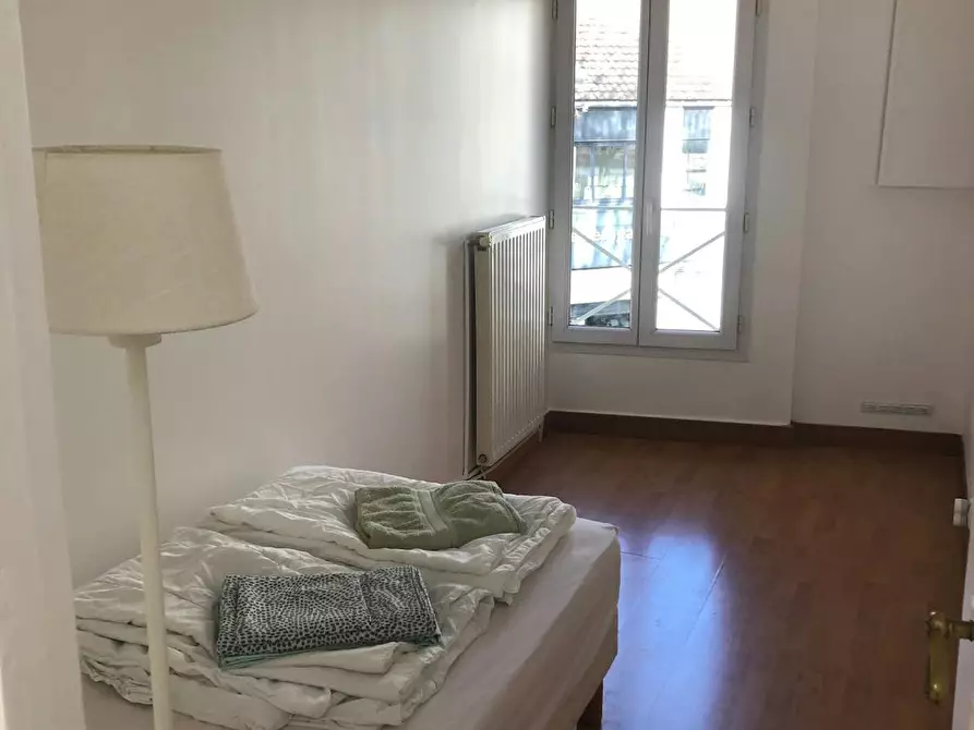 Immagine 9 di Casa indipendente in affitto  in Avenue Sully a Chaville