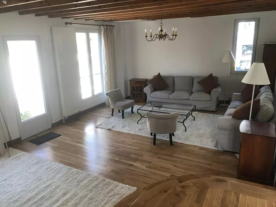 Immagine 4 di Casa indipendente in affitto  in Avenue Sully a Chaville