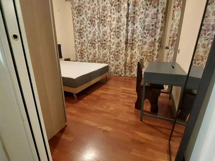 Immagine 5 di Camera in affitto  in Via Bainsizza a Torino