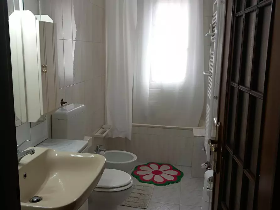 Immagine 9 di Camera in affitto  in Via Gioacchino Quarello a Torino