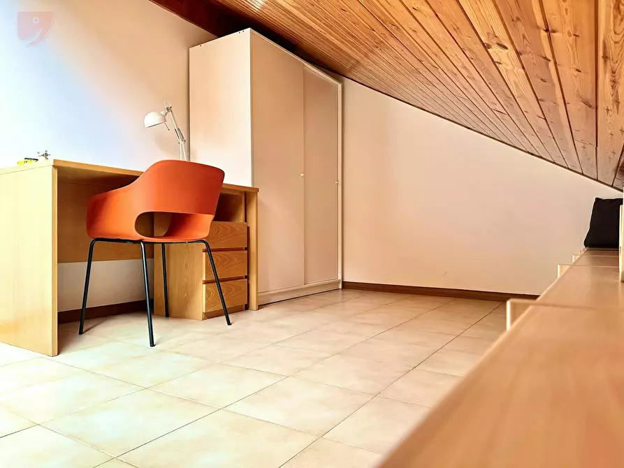 Immagine 3 di Camera in affitto  in Via Pomeranos a Trento