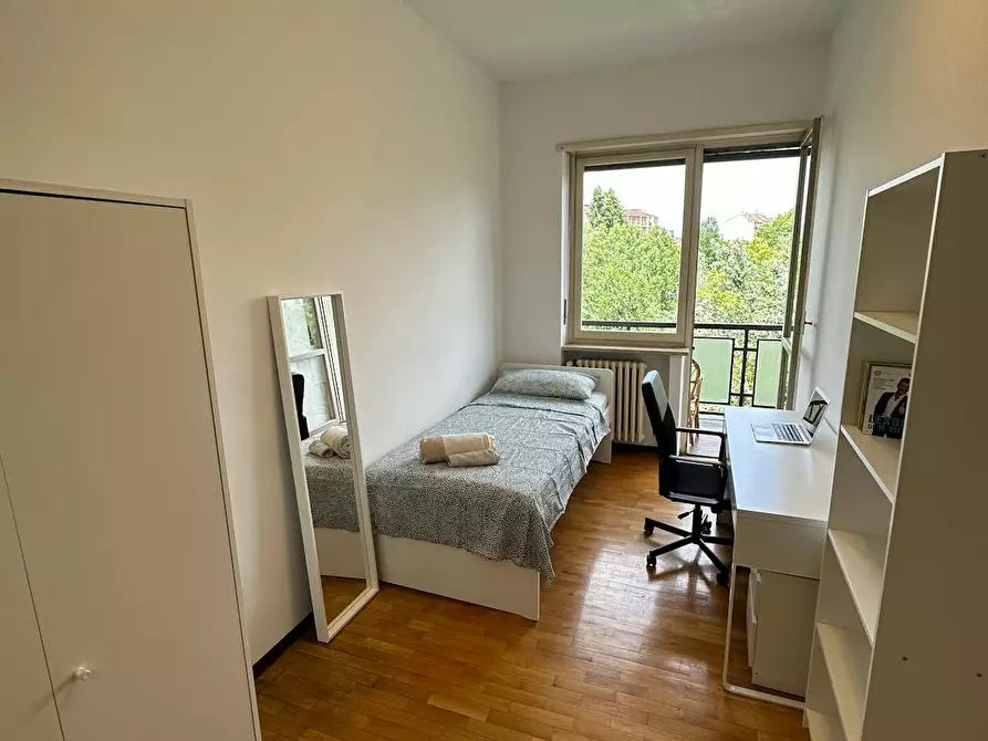 Immagine 2 di Camera in affitto  in Via Luigi Bellotti Bon a Torino