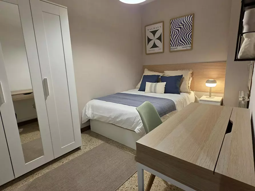 Immagine 2 di Camera in affitto  in Carrer del Consell de Cent a Barcelona