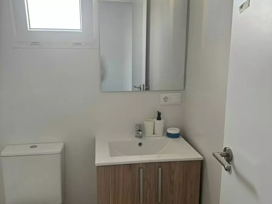 Immagine 8 di Camera in affitto  in Calle Jaime Segarra a Alicante/Alacant