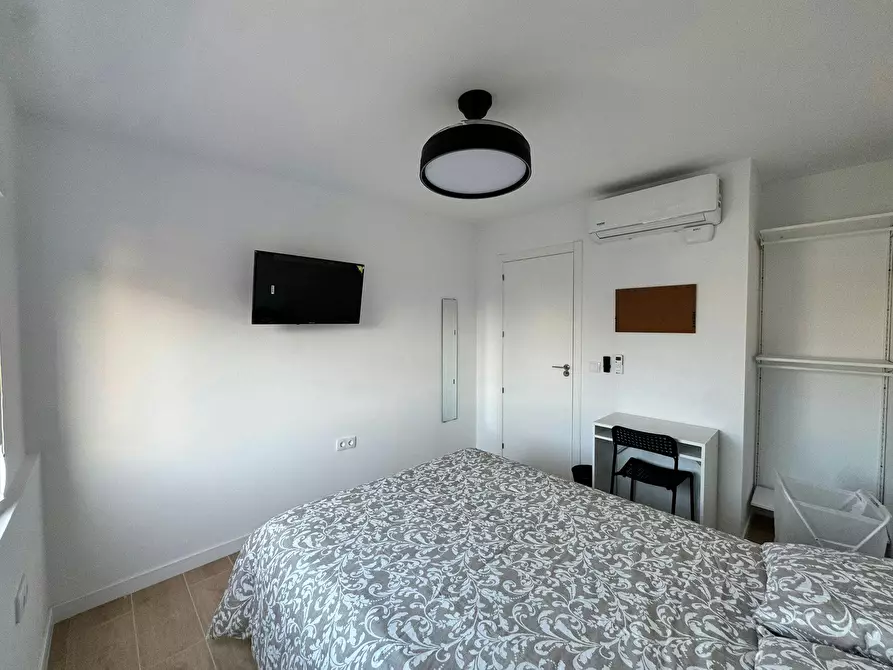 Immagine 3 di Camera in affitto  in Calle Jaime Segarra a Alicante/Alacant