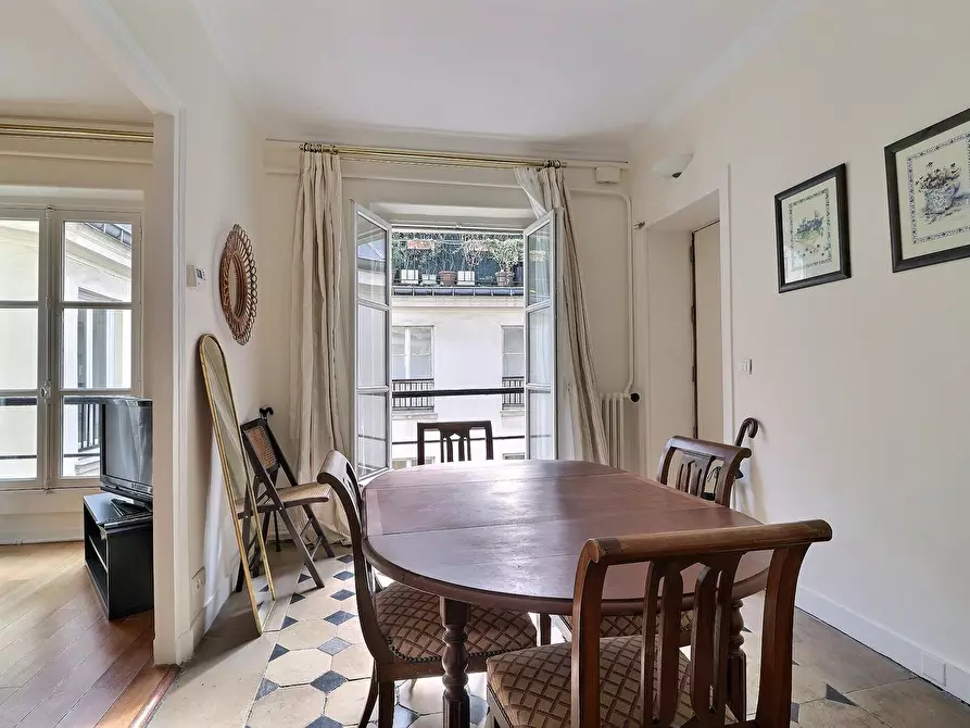 Immagine 7 di Appartamento in affitto  in Rue Godot de Mauroy a Paris