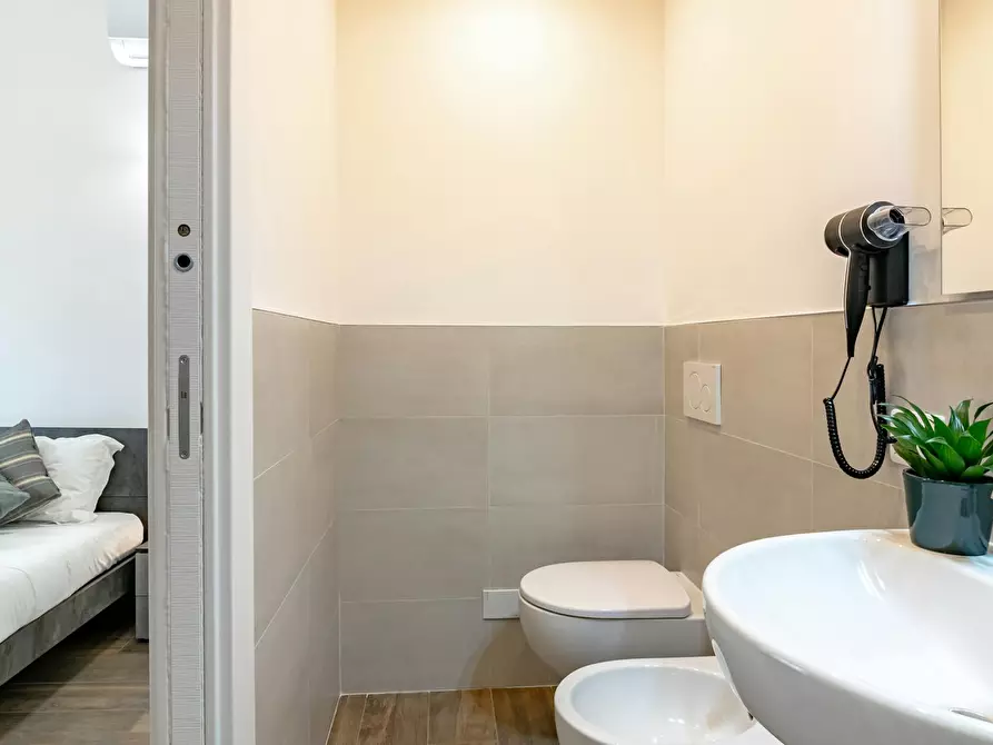 Immagine 10 di Camera in affitto  in Via del Ponte all'Asse a Firenze