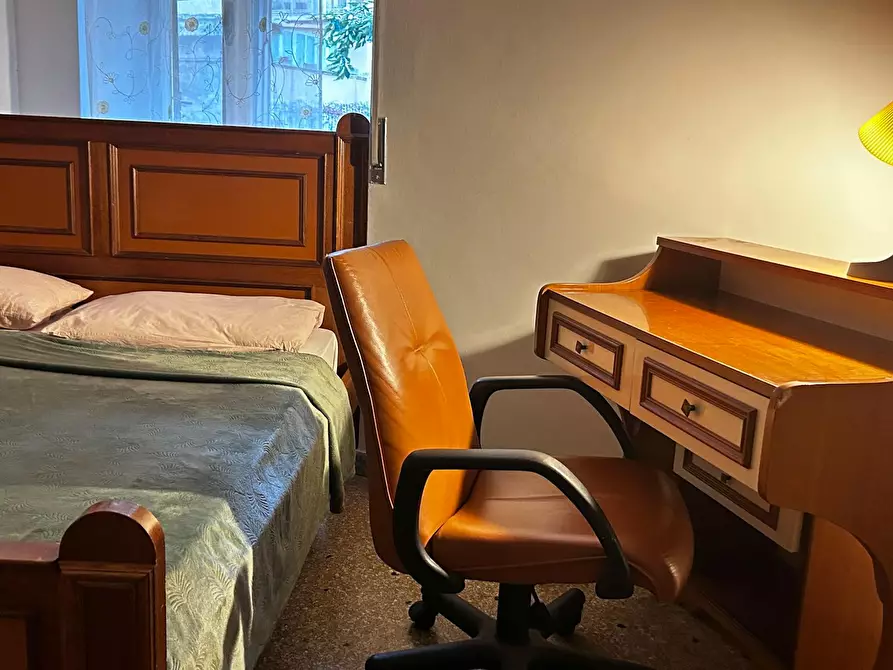 Immagine 9 di Camera in affitto  in Via Gian Luca Squarcialupo a Roma