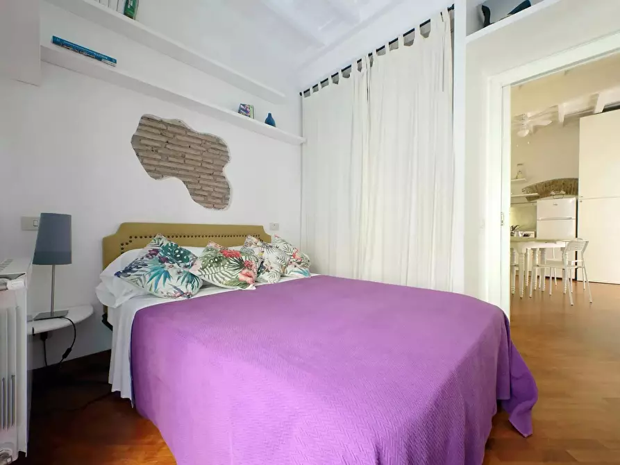 Immagine 7 di Appartamento in affitto  in Via dei Cappellari a Roma