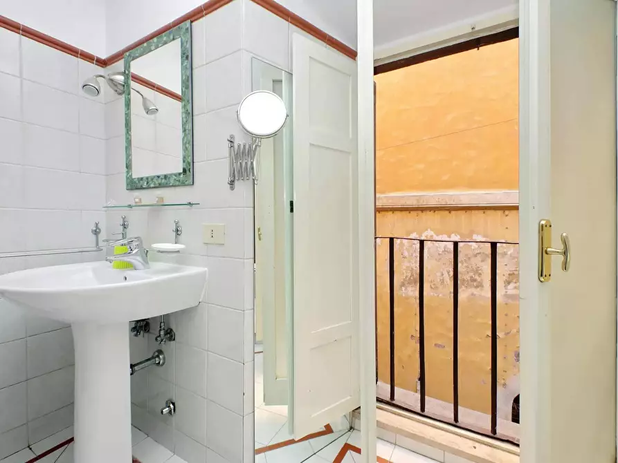 Immagine 10 di Appartamento in affitto  in Via dei Cappellari a Roma