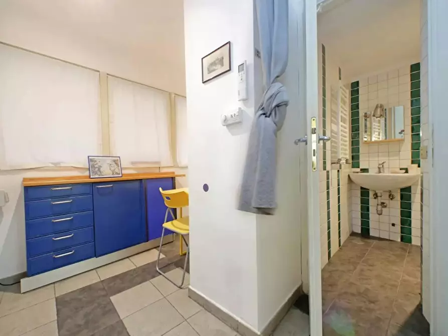 Immagine 9 di Appartamento in affitto  in Via Cavour a Roma